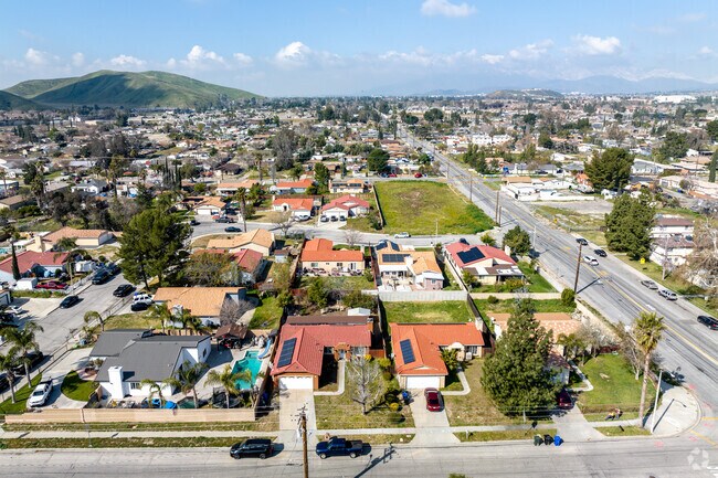 The mix of Spanish-style and traditional homes in Arrowhead Farms.