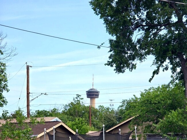 911 Florida St, San Antonio, TX 78210 - photo 3