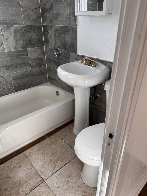 8557 Juniper Ave unit 20, Fontana, CA 92335 - photo 2