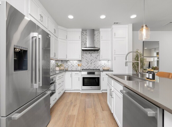 2021 N Salem St unit 37739724, Apex, NC 27523 - photo 4