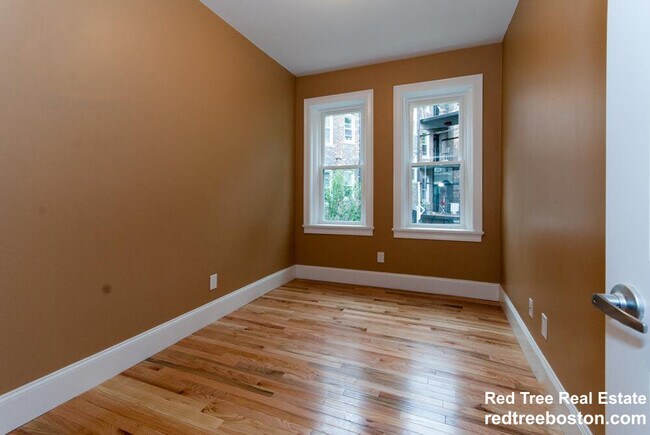 2 Lothian Rd, Brighton, MA 02135 - photo 6
