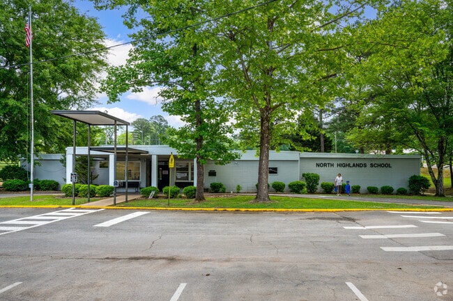 North Highland is a public school in Jasper, AL.