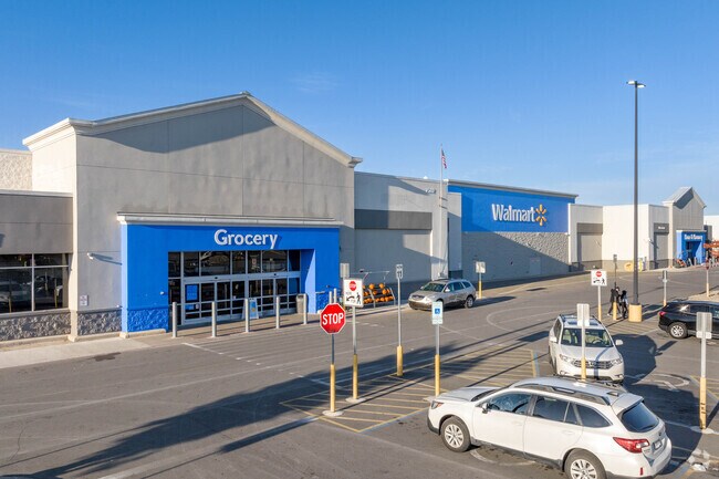The Walmart Super Center is a short drive from Lincolnshire.