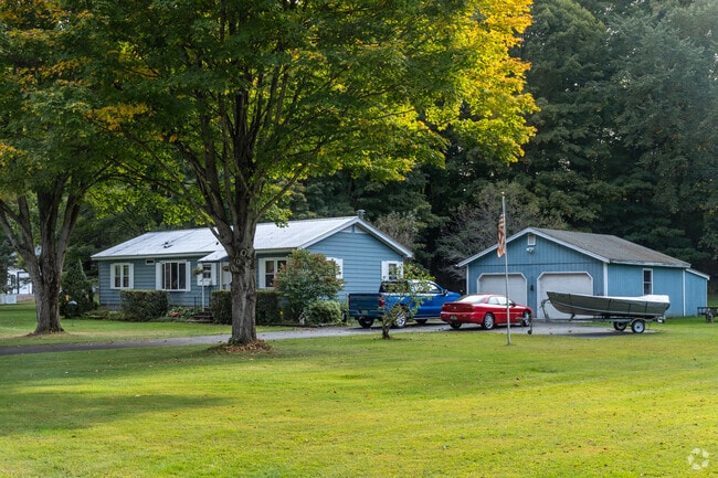 Detached garages are common for many homes around Ascutney.