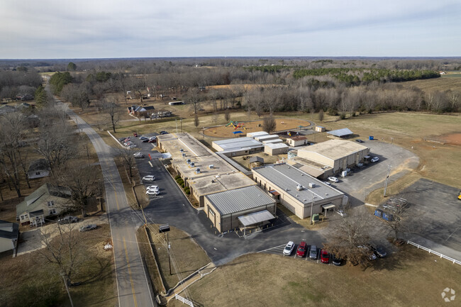 Full campus of Walnut Grove Elementary School in New Market Alabama.