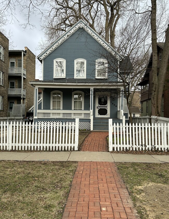 1906 Orrington Ave Unit 1, Evanston, IL 60201