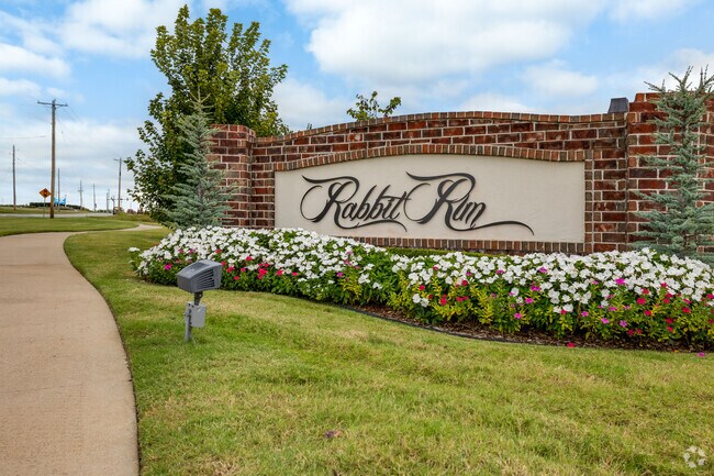 Rabbit Run has well maintained gardens for their entrances.