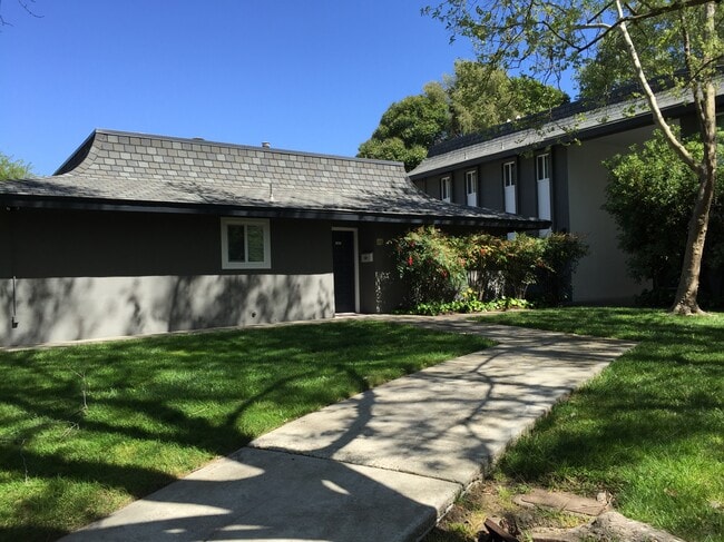 Sycamore Green Apartments, Concord, CA 94518 - photo 2