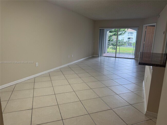 9630 NW 2nd St unit 6206, Pembroke Pines, FL 33024 - photo 2