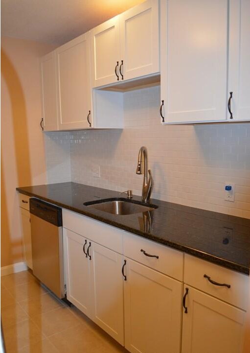 279 Chestnut Ave Unit 13, Boston, MA 02130
