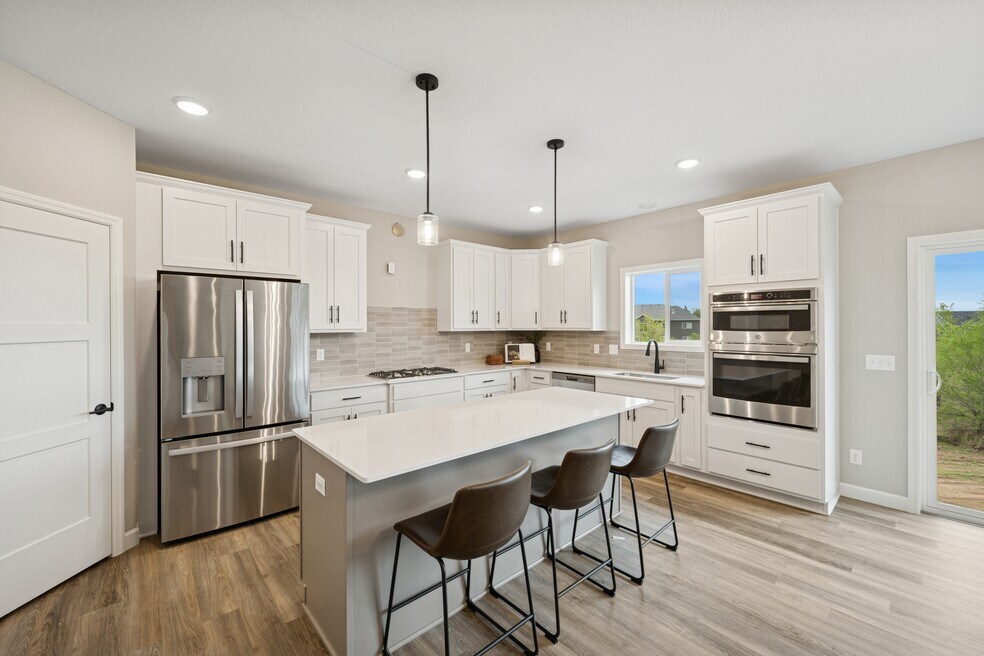 15. Kitchen.jpg
