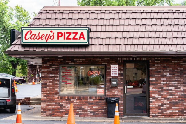 Casey's is one of many pizza shops in Turtle Creek.