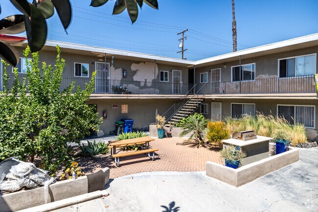 2159 Elm Ave., Long Beach, CA 90806 - photo 7