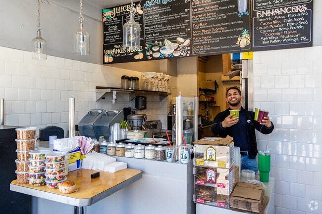 Crocker Highlands residents can find fresh juice at Main Squeeze on Lakeshore Avenue.