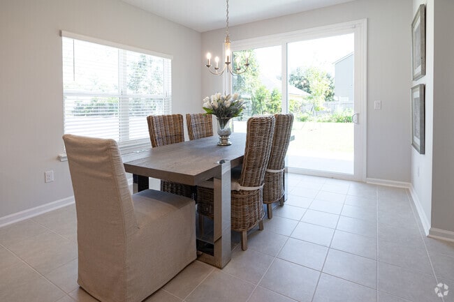 Crestview - Dining Room