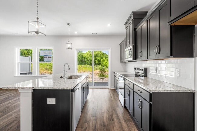 2204 Melk Ln, Columbia, TN 38401 - photo 5