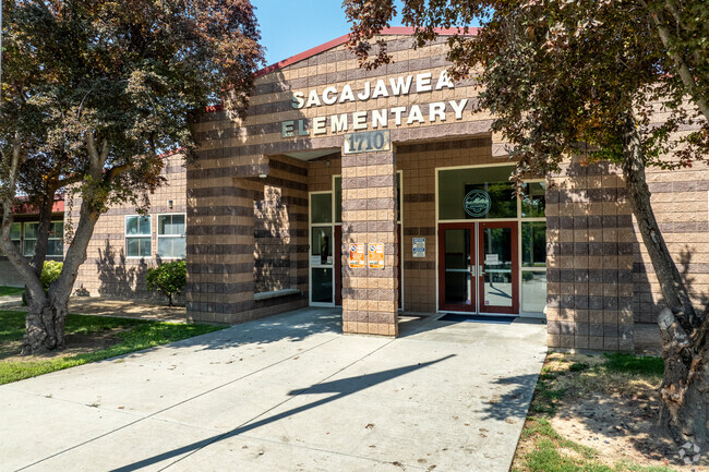 Front entrance at Sacajawea Elementary in Caldwell.