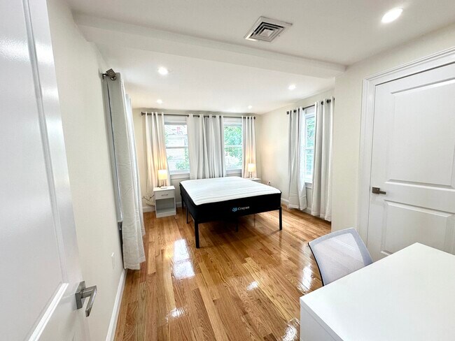 11 Burrell St unit 2, Roxbury, MA 02119 - photo 5