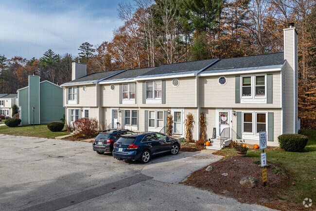 There are a few apartment and condo options in Hillsboro.