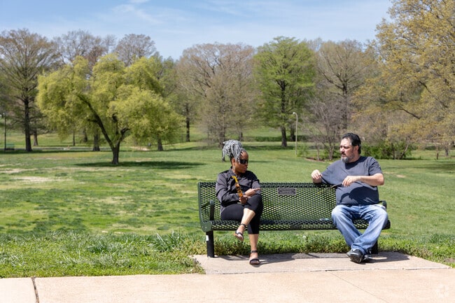 Frequently neighbors can be seen out chatting in Southampton.