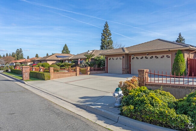 Homes in the Sierra Sky Park neighborhood come in a variety of styles.
