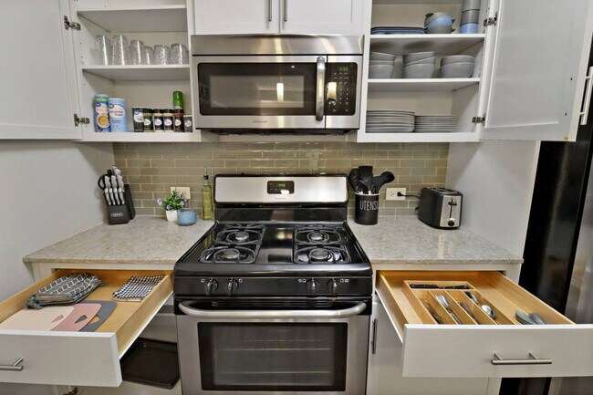 255 N Addison Ave unit ID1366993P, Elmhurst, IL 60126 - photo 6