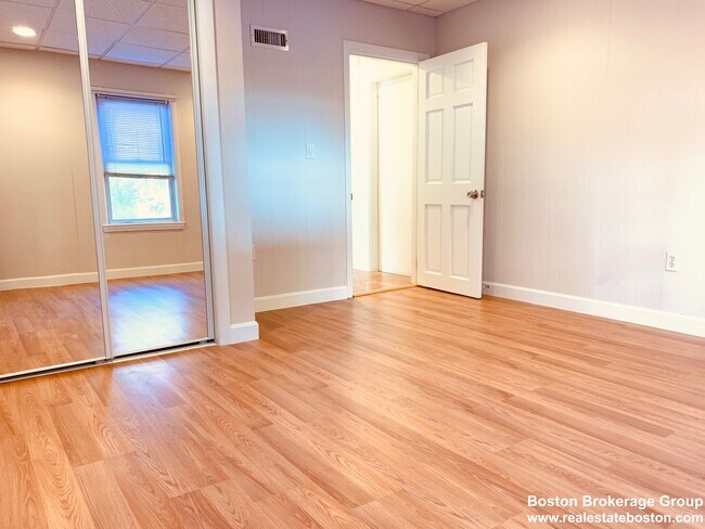 98 Buttonwood St unit 1, Dorchester, MA 02125 - photo 4