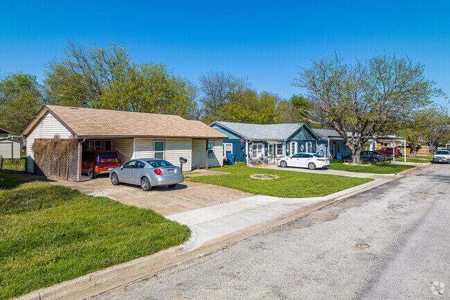 Ranch-style homes are prevalent in Blue Mound.