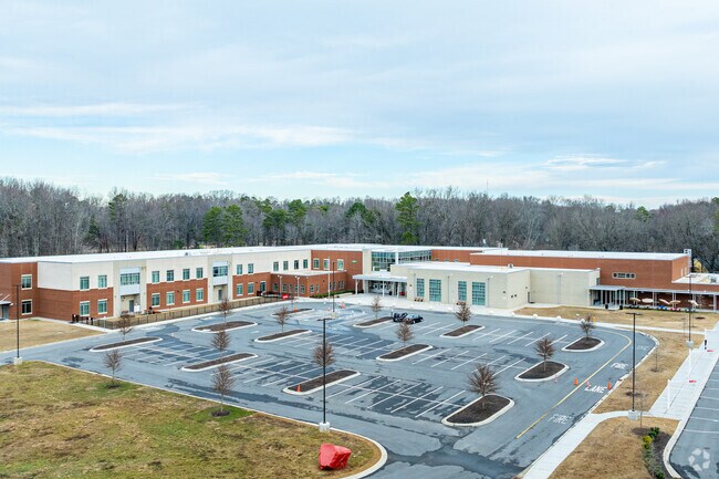 Briarwood Academy provides a beautiful campus for local Eastway elementary school students.