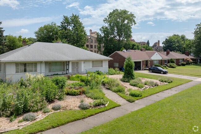 Palmer Park features single-family homes and many Condo options.