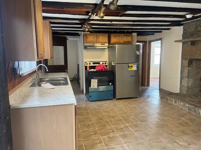 19 Alton Bradford Rd, Bradford, RI 02808 - photo 3