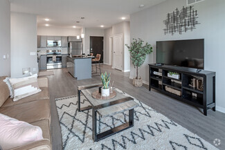 7 W Travelers Trail, Burnsville, MN 55337