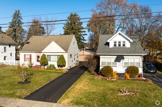 Bungalows line the streets of Gates.