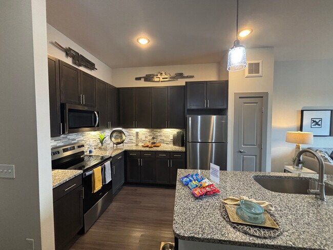 1050 Wittenburg unit a4, Kyle, TX 78640 - photo 3