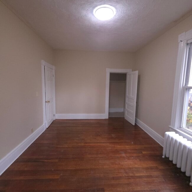 121 Northampton Ave, Springfield, MA 01109 - photo 6