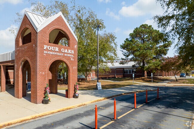 Four Oaks Elementary is another wonderful choice for the families Pleasant Grove youth.