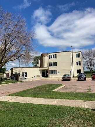 400 Minnesota St, Holstein, IA 51025