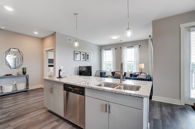 2875 Olentangy River Rd unit . 509, Columbus, OH 43202 - photo 7