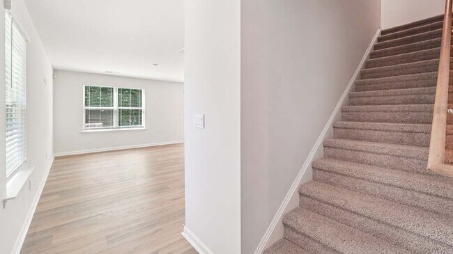 2901 Penninger Cir, Charlotte, NC 28262 - photo 4