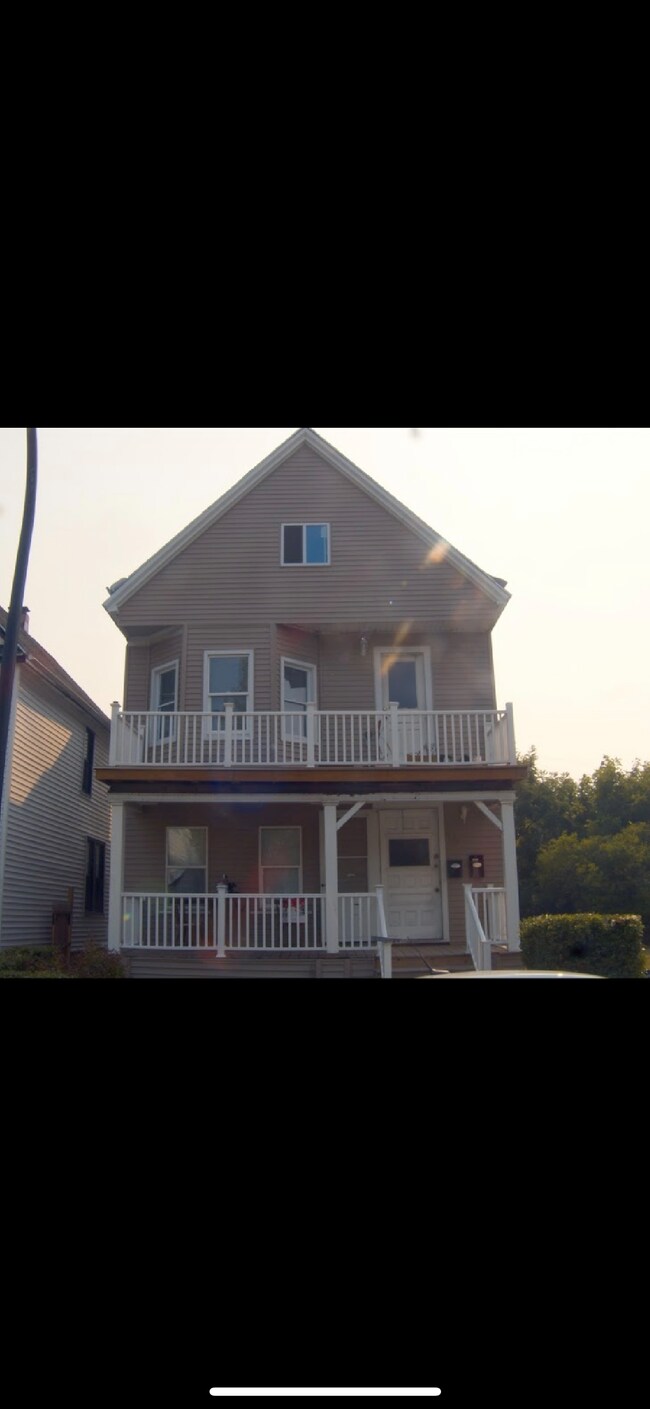 16 18th St Unit Upper, Buffalo, NY 14213