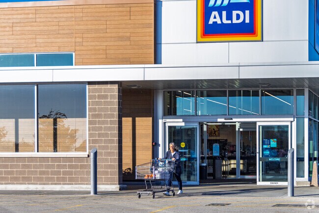 Aldi grocery store serves residents near Kletzsch homes.