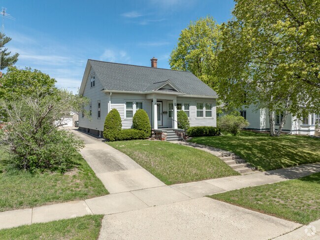 A lovely colonial style home in Portage.