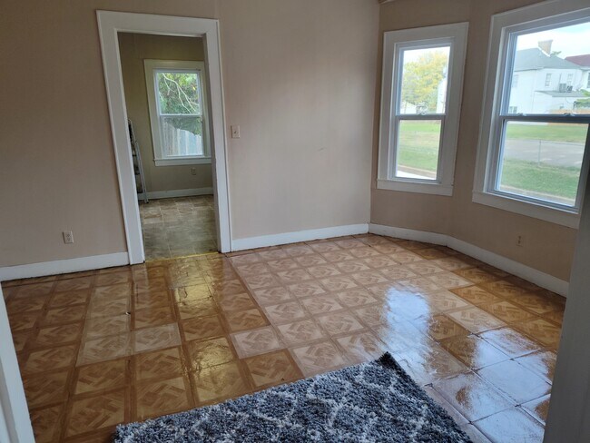 2101 Saint Xavier St unit 1F, Louisville, KY 40212 - photo 5