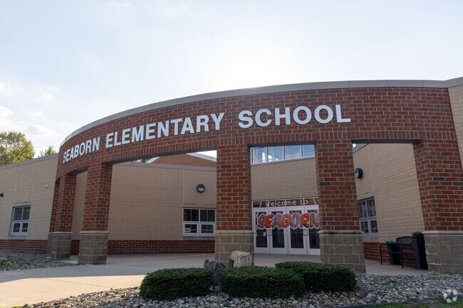 Seaborn Elementary School provides education in the neighborhood of 
Outlying Trumbull County