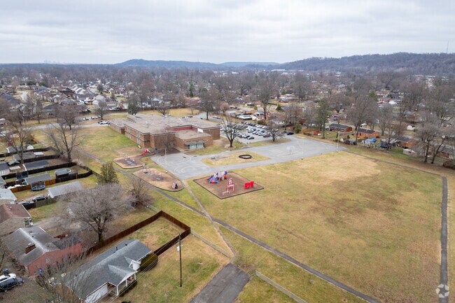 The student population of Eisenhower Elementary is 557 and the school serves K-5.