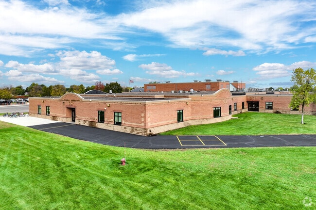 Little Mountain Elementary is apart of the Monticello Public School District.