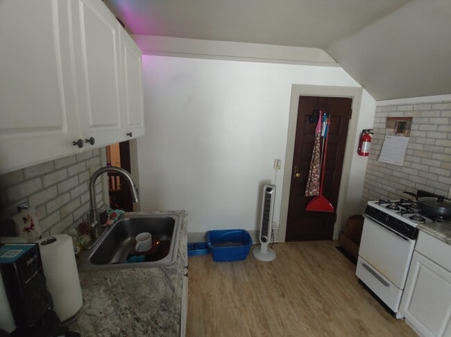 2025 W 4th St unit 2027B, Duluth, MN 55806 - photo 4