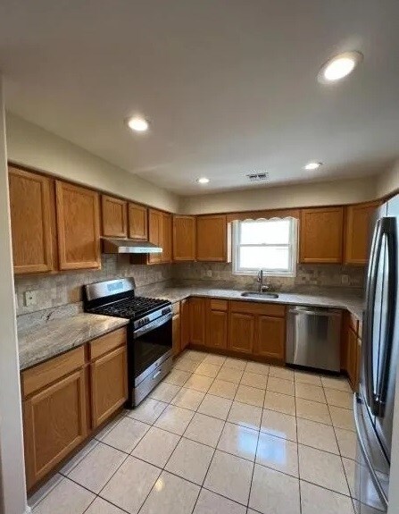 35 Hawkins St Unit 2, Newark, NJ 07105