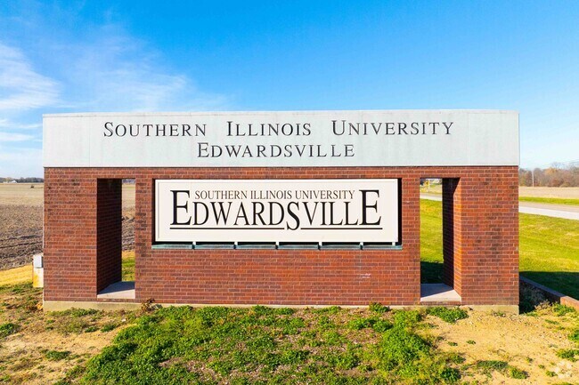 Southern Illinois University Edwardsville is a public university near the Holiday Shores area.
