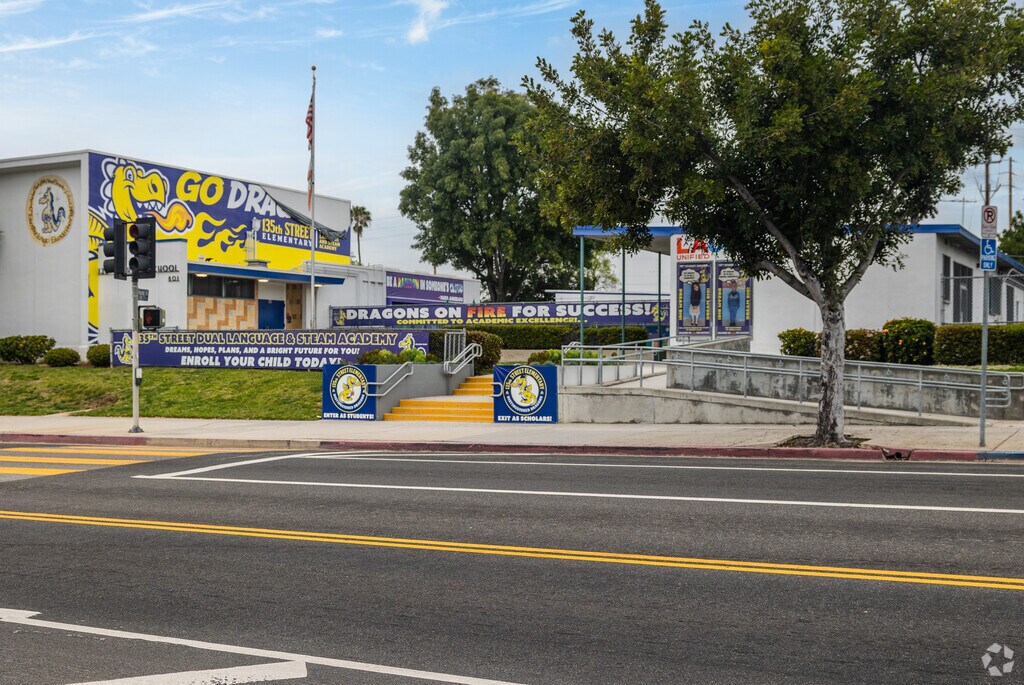 135th St Elementary School is the school of the dragons in Harbor Gateway in Gardena, CA.